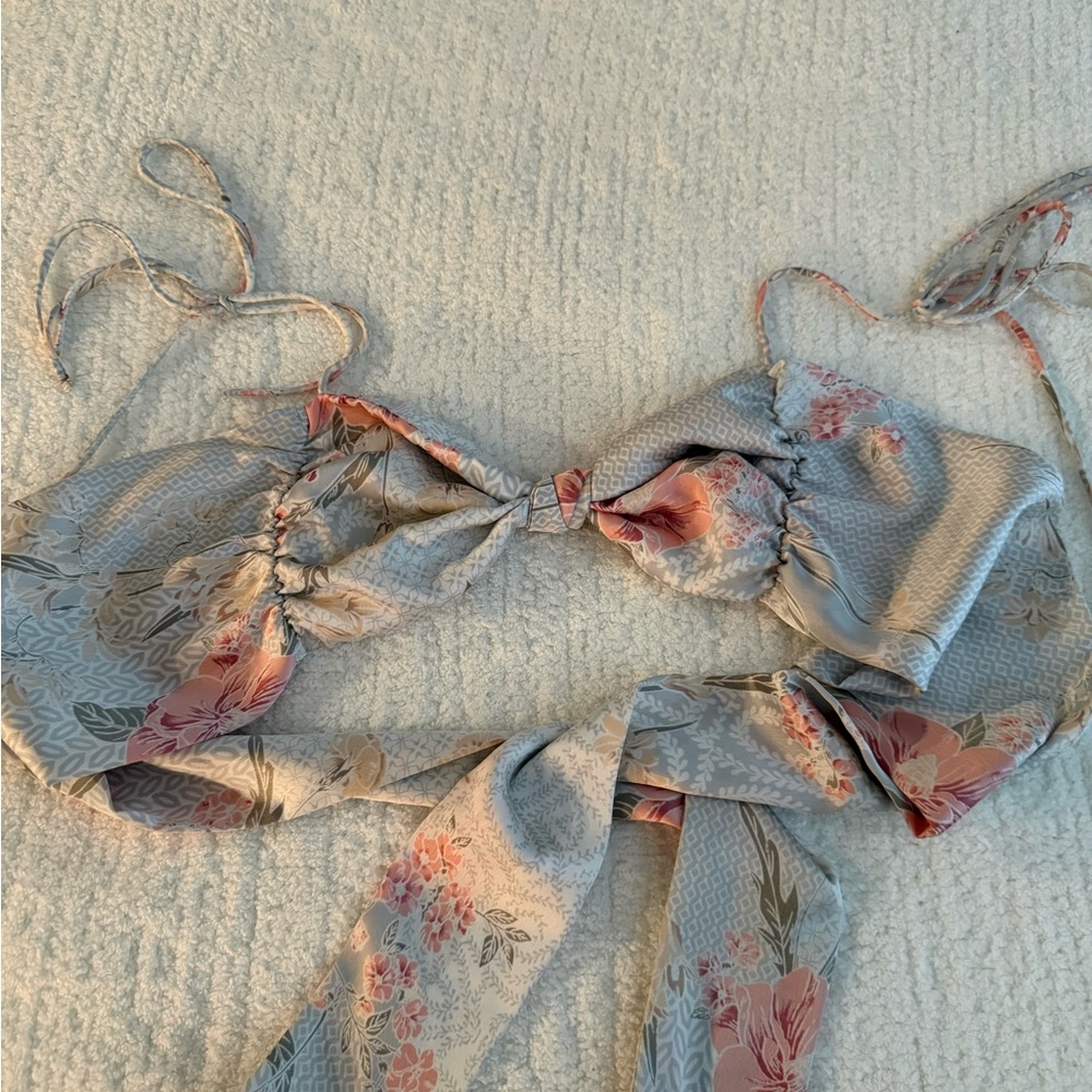 Chic Floral Scarf Top in Pink and Gray
